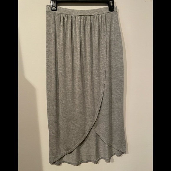 Ultra Flirt Dresses & Skirts - Ultra Flirt Women Skirt with front slit, Large, Gray.